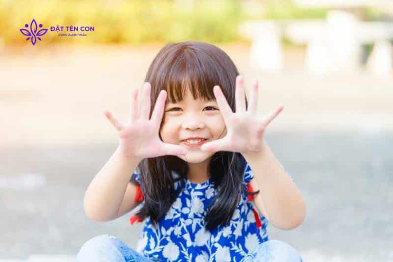 Tên đẹp cho bé gái họ Trần ý nghĩa học hành giỏi giang thuận lợi