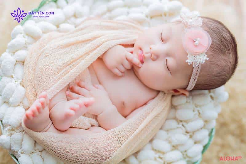 Đặt tên bé gái ở nhà theo mệnh Kim