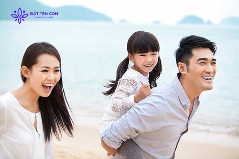 Đặt tên con hợp tuổi bố mẹ những lợi ích gì