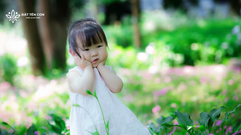 Tên đẹp cho bé gái họ Trần mang ý nghĩa xinh đẹp và dễ thương