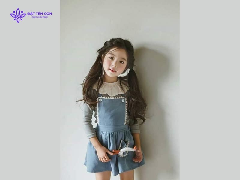 Ưu và nhược điểm trong chỉ số ngày sinh 9 của bé gái